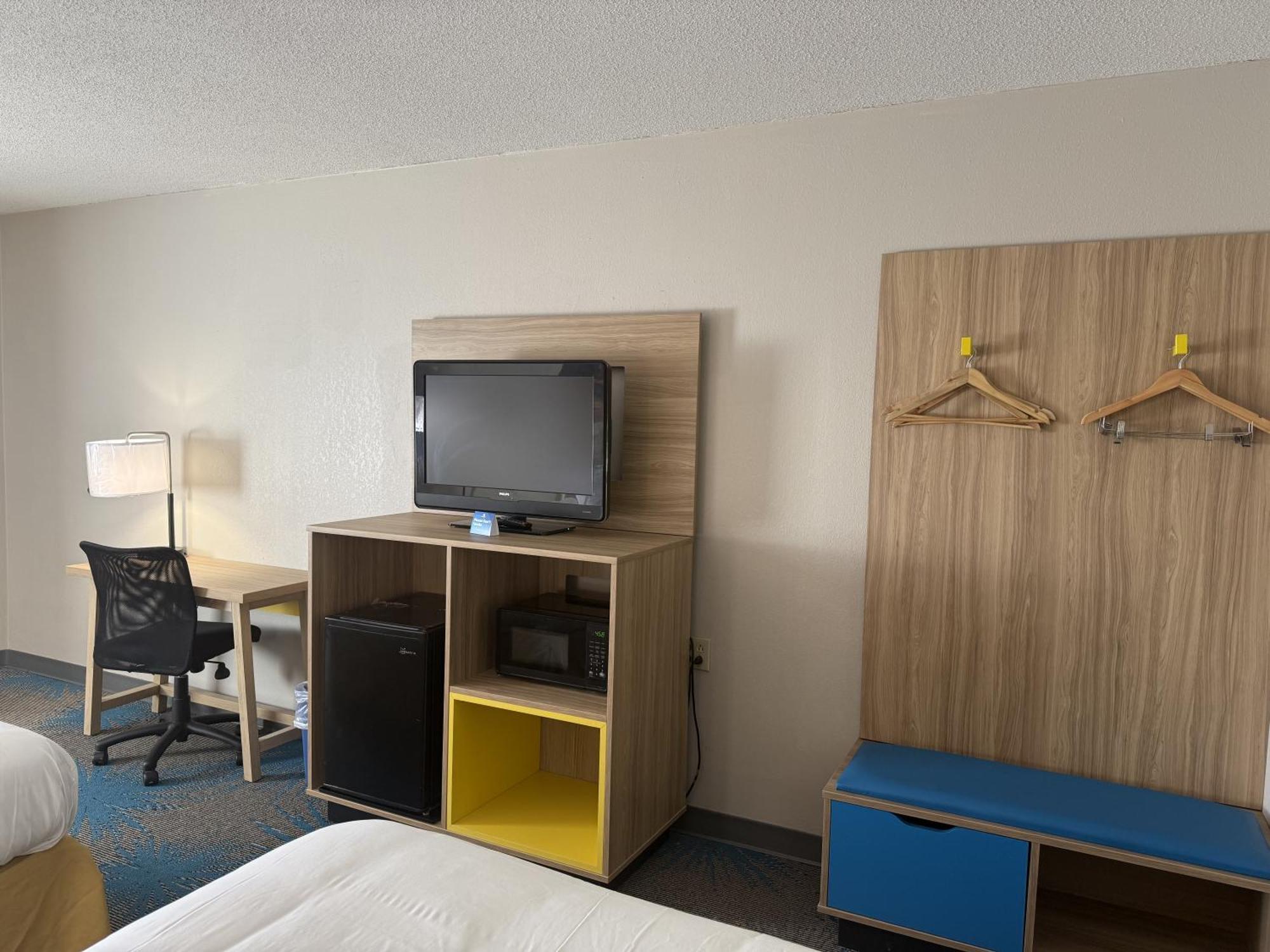 Days Inn By Wyndham Hannibal Kültér fotó
